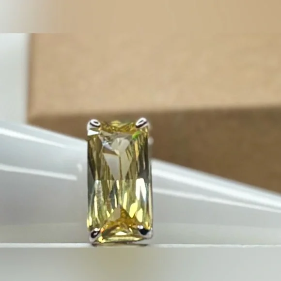 “Deco Dreaming” Lemon Stone Ring - Picture 2 of 3